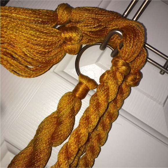 Burnt orange 5 Foot plant hanger vintage with Vibrant tassel fringe - Picture 3 of 3